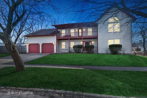 150 Greenbriar Dr, Antioch, IL 60002