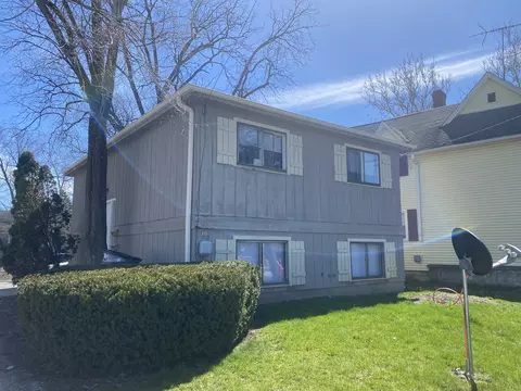 24-26 S 28-30 S Prairie St, Batavia, IL 60510