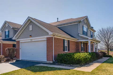 702 Legend Ln, Mchenry, IL 60050
