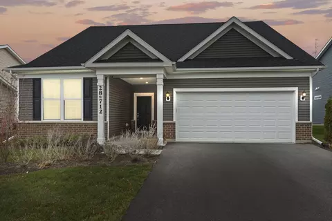 28 W712 Trillium Dr, Winfield, IL 60190