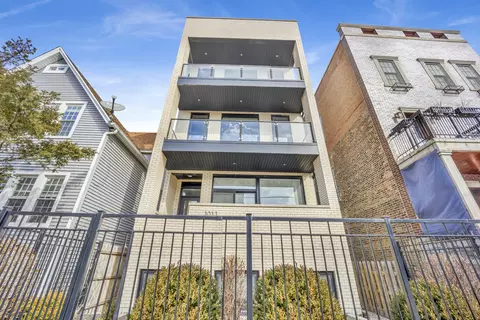 3033 N Clybourn Ave #2, Chicago, IL 60618