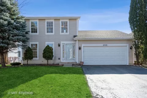 2728 Bluewater Cir, Naperville, IL 60564