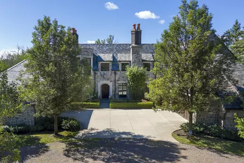 770 Bluff St, Glencoe, IL 60022