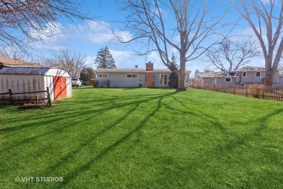 59 Elmwood Dr, Naperville, IL 60540 19 Photos Movoto