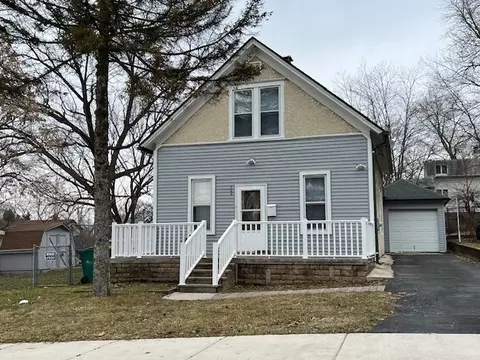 120 E 6th St, Lockport, IL 60441