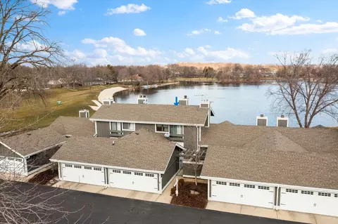 3 W Windsor Ct, Sugar Grove, IL 60554