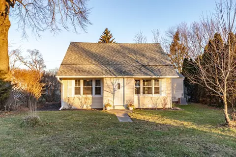 37303 N Granada Blvd, Lake Villa, IL 60046
