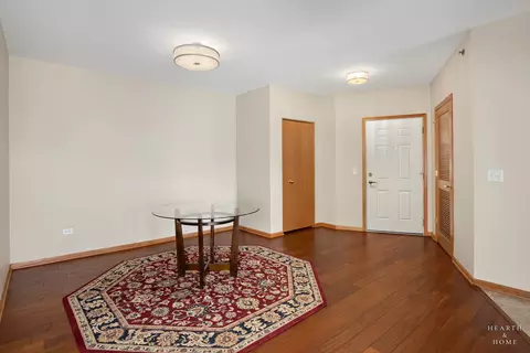 Entry Way - 725 N 5th Ave #302, Addison, IL 60101 photo 1 of 1