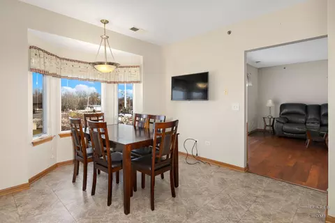 Dining - 725 N 5th Ave #302, Addison, IL 60101 photo 2 of 2