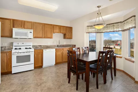 Dining - 725 N 5th Ave #302, Addison, IL 60101 photo 1 of 2