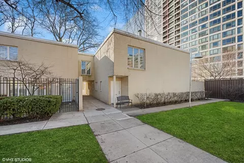 978 S Park Ter #610, Chicago, IL 60605