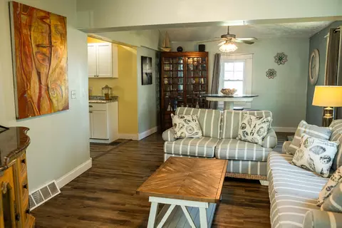 Living - 514 W Main St, Morrison, IL 61270 photo 2 of 2