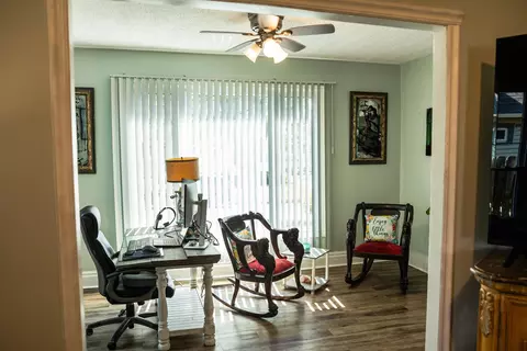 Living - 514 W Main St, Morrison, IL 61270 photo 1 of 2
