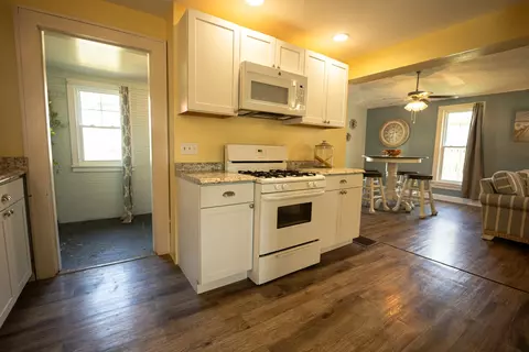 Kitchen - 514 W Main St, Morrison, IL 61270 photo 3 of 4