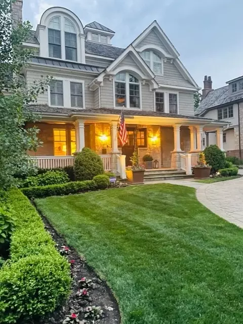 126 E Hickory St, Hinsdale, IL 60521