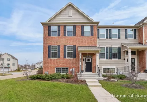 271 Lakeshore Dr, Oswego, IL 60543