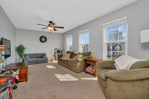 Living - 1703 Fox Ridge Dr, Plainfield, IL 60586 photo 4 of 5