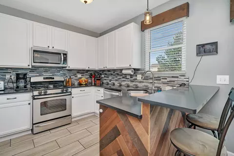 Kitchen - 1703 Fox Ridge Dr, Plainfield, IL 60586 photo 1 of 3