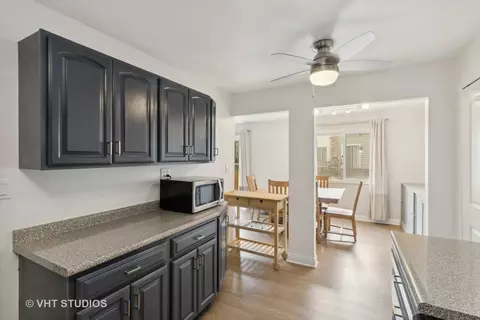 Kitchen - 644 Ash Ln, Wheeling, IL 60090 photo 3 of 3