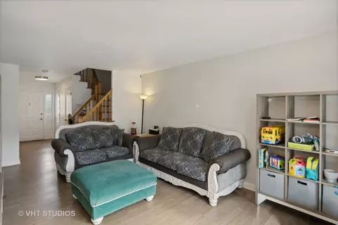 Living - 644 Ash Ln, Wheeling, IL 60090 photo 2 of 2