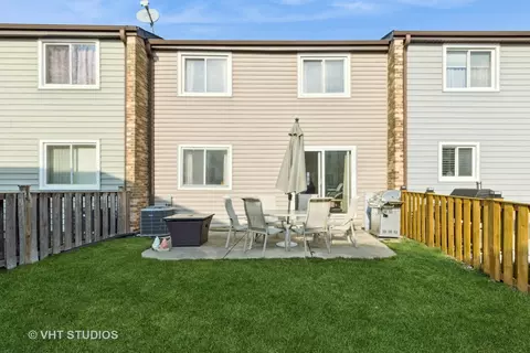 Exterior - 644 Ash Ln, Wheeling, IL 60090 photo 2 of 4