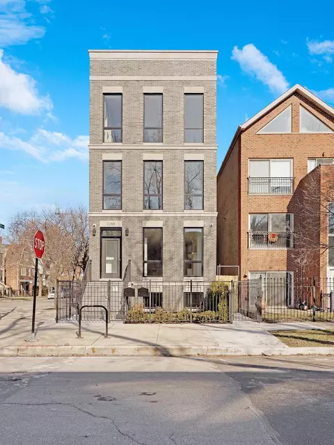 2260 W Erie St #1, Chicago, IL 60612