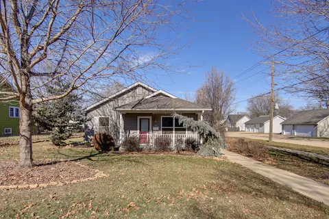 1002 W 5th St, Sterling, IL 61081