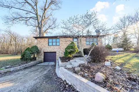 1520 S River Rd, Libertyville, IL 60048