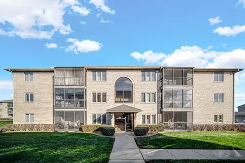 13918 E Leamington Dr #405, Crestwood, IL 60445