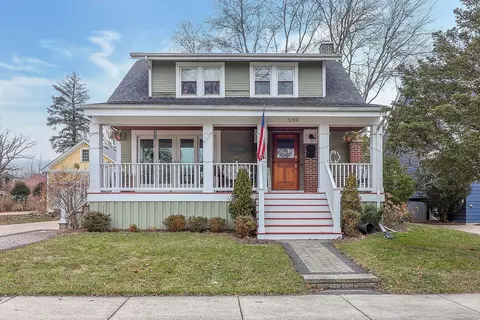 596 Phillips Ave, Glen Ellyn, IL 60137