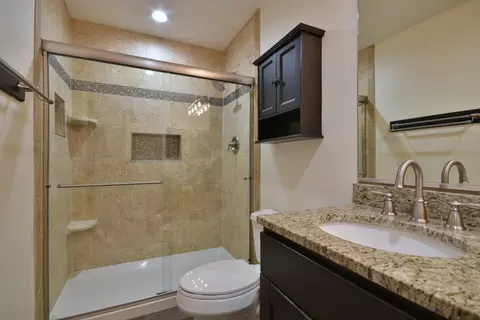 Bath - 7114 Illusion Ct, Plainfield, IL 60586 photo 3 of 7