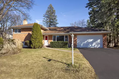 1525 Walters Ave, Northbrook, IL 60062