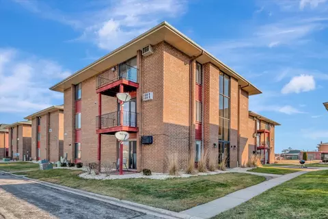 15724 Terrace Dr #1, Oak Forest, IL 60452