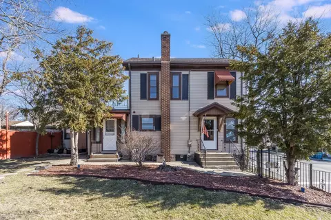 204 E Illinois Ave, Aurora, IL 60505