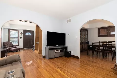 Living - 204 E Illinois Ave, Aurora, IL 60505 photo 1 of 4