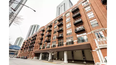 360 W Illinois St #7B, Chicago, IL 60654