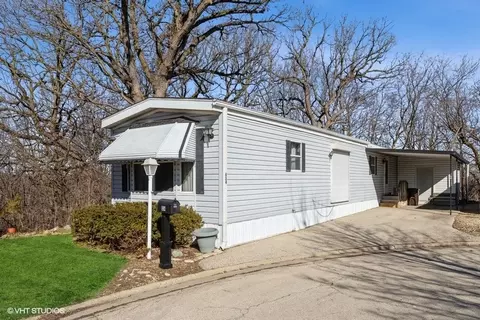 634 Hillcrest Ln, Crystal Lake, IL 60014