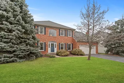 4915 Clearwater Ln, Naperville, IL 60564