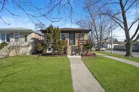 7759 Mayfield Ave, Burbank, IL 60459