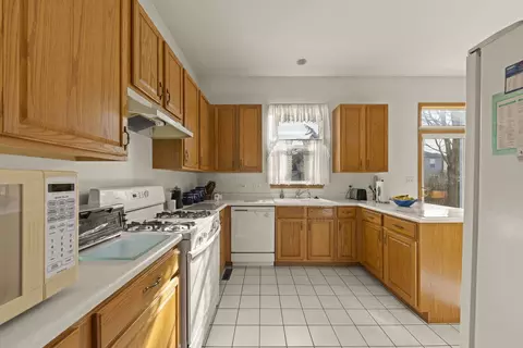 Kitchen - 25531 Cinnamon Ct, Plainfield, IL 60585 photo 1 of 5
