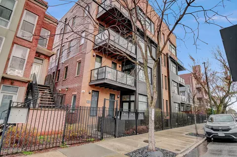 1841 N California Ave #2C, Chicago, IL 60647