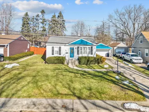 Exterior - 828 Adams St, Elgin, IL 60123 photo 8 of 9