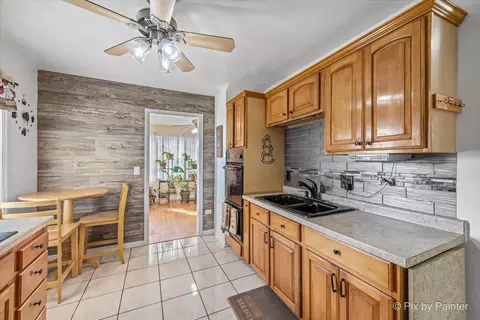 Kitchen - 828 Adams St, Elgin, IL 60123 photo 4 of 4