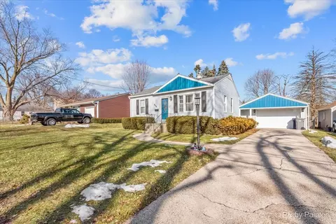 Exterior - 828 Adams St, Elgin, IL 60123 photo 1 of 9