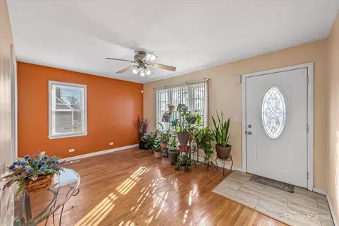Living - 828 Adams St, Elgin, IL 60123 photo 2 of 3
