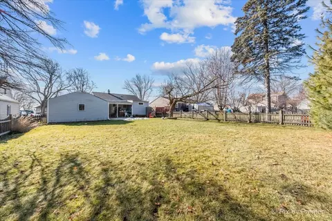 Exterior - 828 Adams St, Elgin, IL 60123 photo 7 of 9