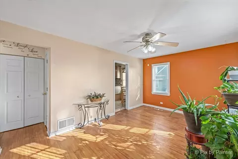 Living - 828 Adams St, Elgin, IL 60123 photo 1 of 3