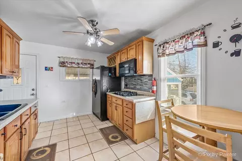Kitchen - 828 Adams St, Elgin, IL 60123 photo 1 of 4