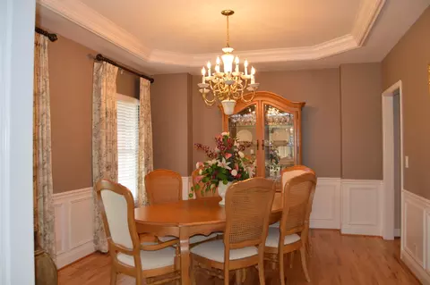 Dining - 2103 Jessamine Rd, Bloomington, IL 61704 photo 2 of 8