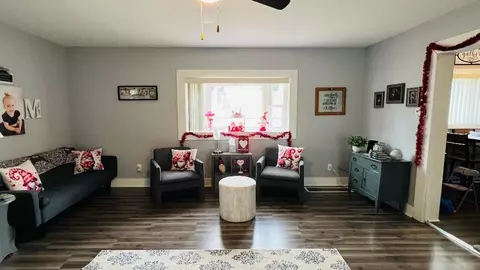 Living - 124 E South St, Dwight, IL 60420 photo 2 of 5